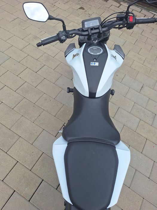 Honda cb125r abs