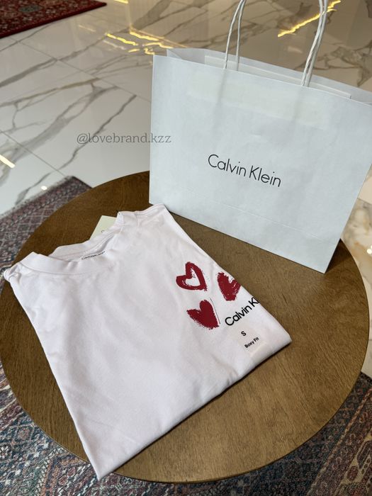 Женская футболка Calvin Klein