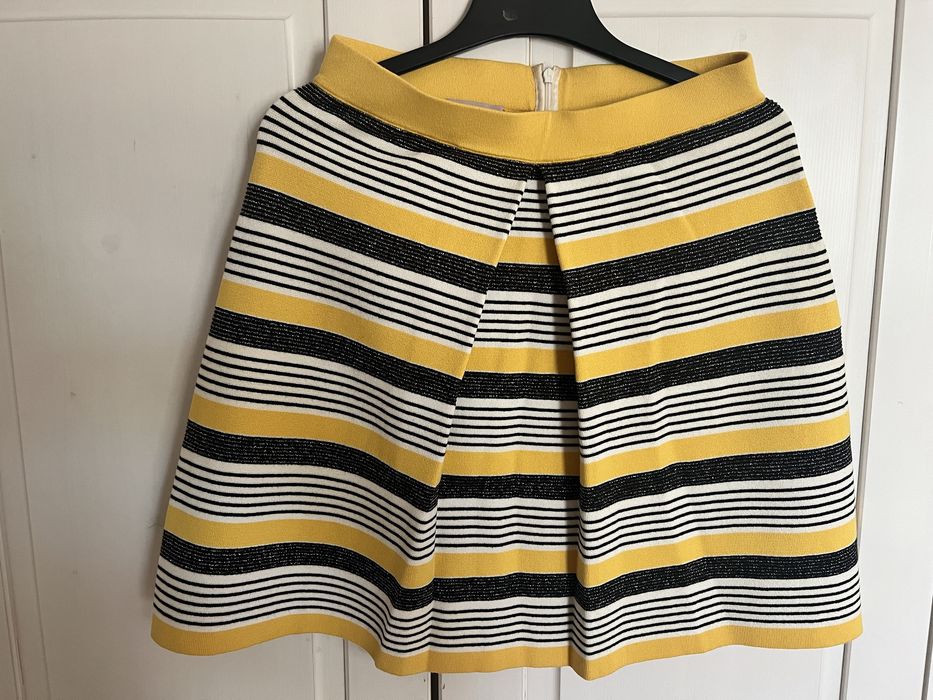 Fusta Stefanel, impecabila, potrivita intre S/XS