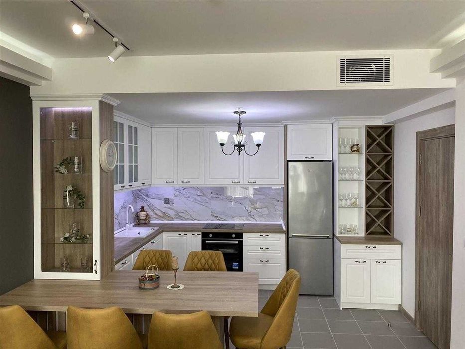 Дава се под наем Двустаен апартамент в Бургас, Зорница - 63 кв.м за 255 € - Снимка #1