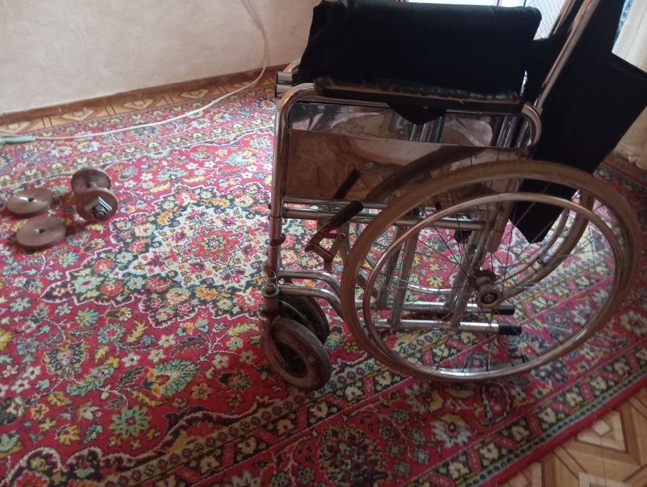 Коляска очень хорошая и удобная