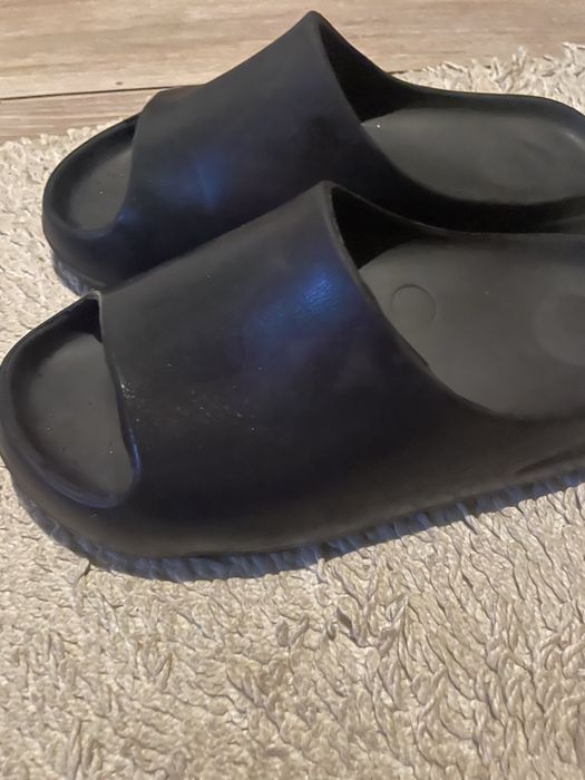 Yeezy slide slapi