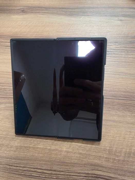 Galaxy Z Fold 7 / 512 / почти новый