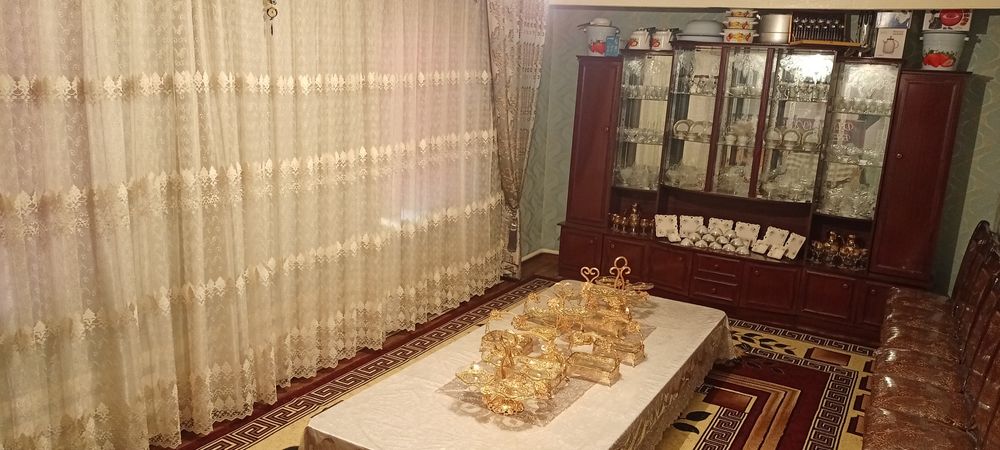 Уй сотилади 12 сотих, 7 хона, ошхoна,санузел,хаммом