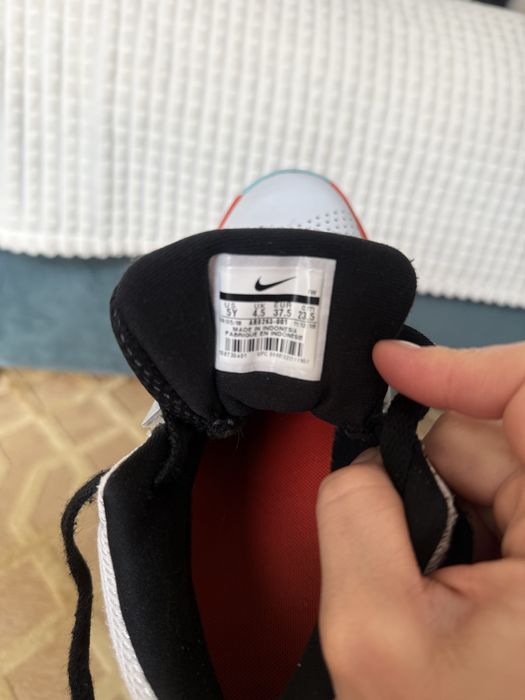 Nike Team Hustle nr. 37,5