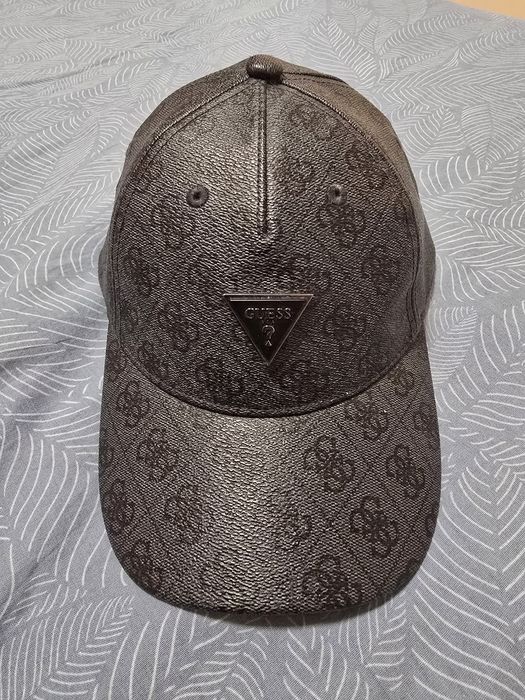 Шапка Guess - оригинална