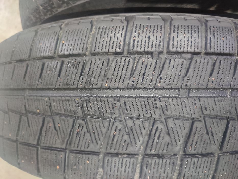 Продам комплект резины 215/60/17
