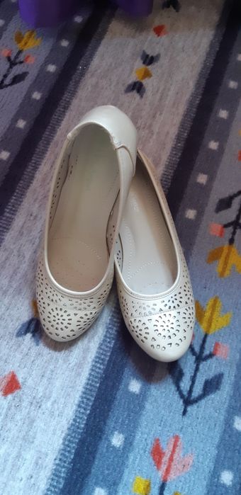 Vand pantofi dama eleganti