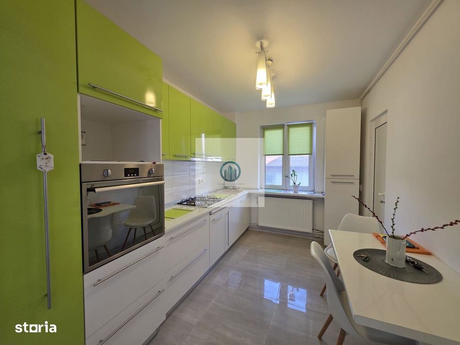 Apartament 3 camere decomandat SU 78 mp renovat - Deva, Str. Carpati