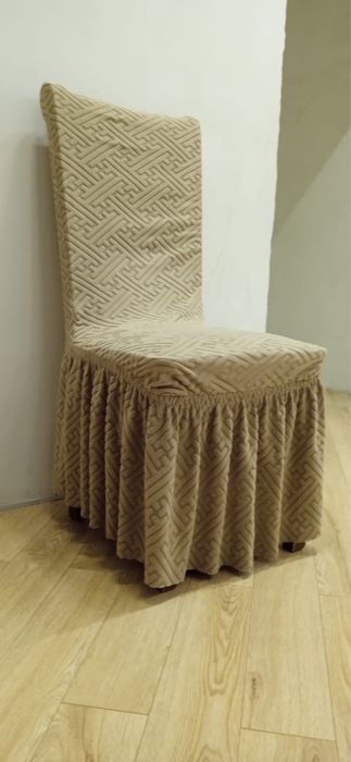 Стол и стулья 6 штук .