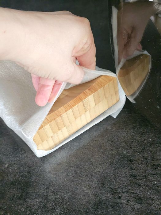 Vază nouă, Ikea, cu suport lemn