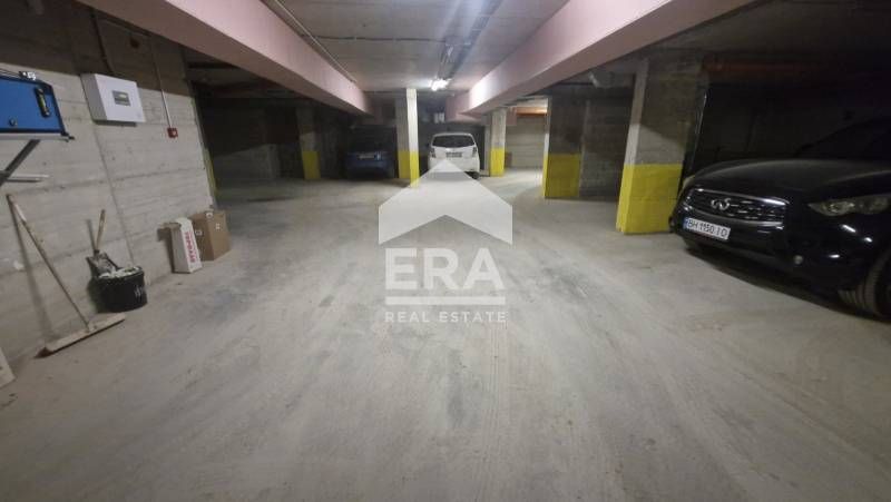 Дава се под наем Гараж / Паркомясто в Варна, Левски - 12 кв.м за 61.2 € - Снимка #1