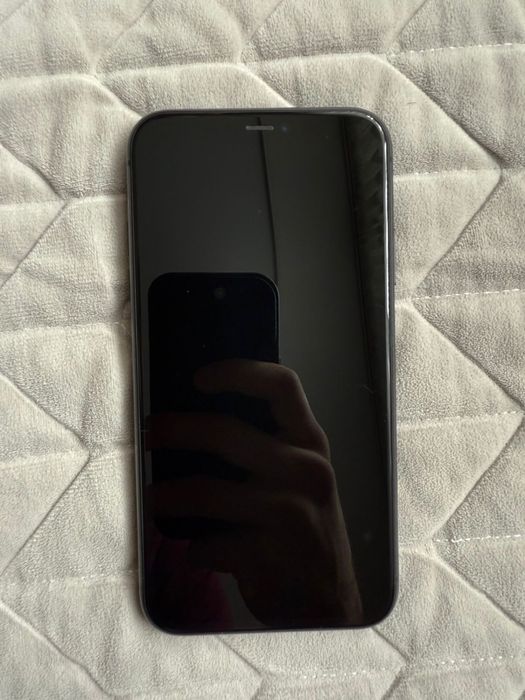 Продам Iphone 11