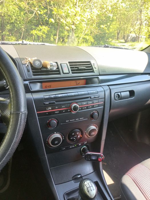 Vând Mazda 3 an 2006 1.6 diesel