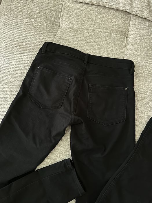 Дамски черни дънки и панталони