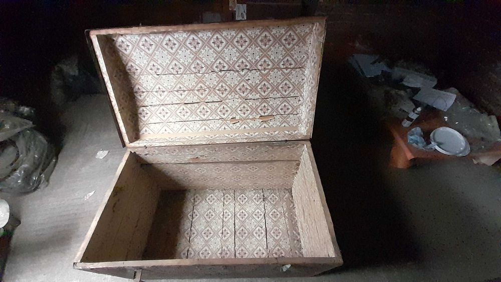 Антични дървени сандъци