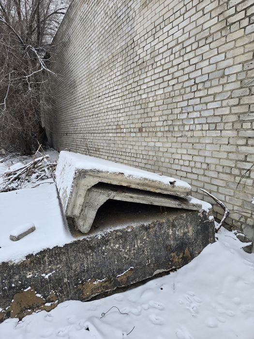 Железобетонная Г образная плита и балка