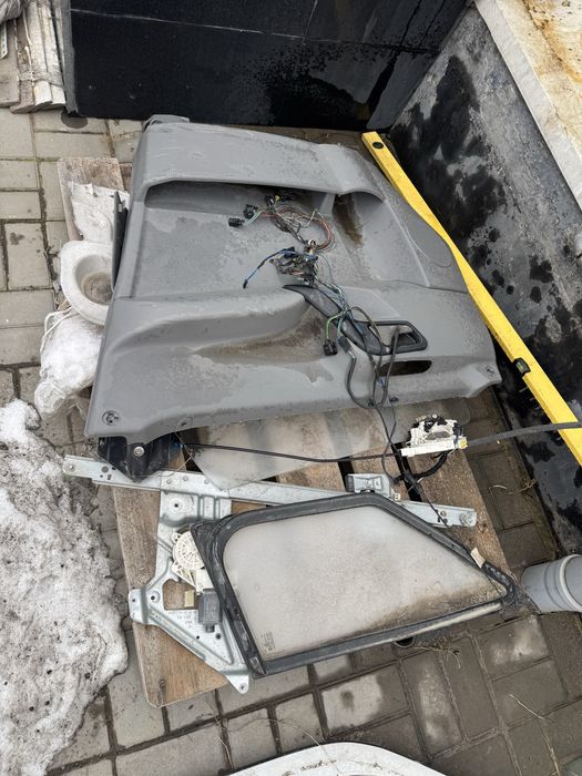 Продам дверь спринтера (35к)906 кузов