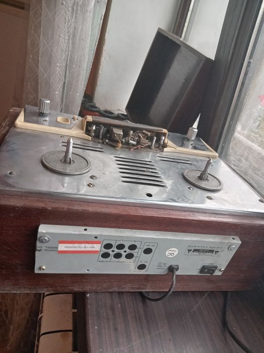 Радиола старинная