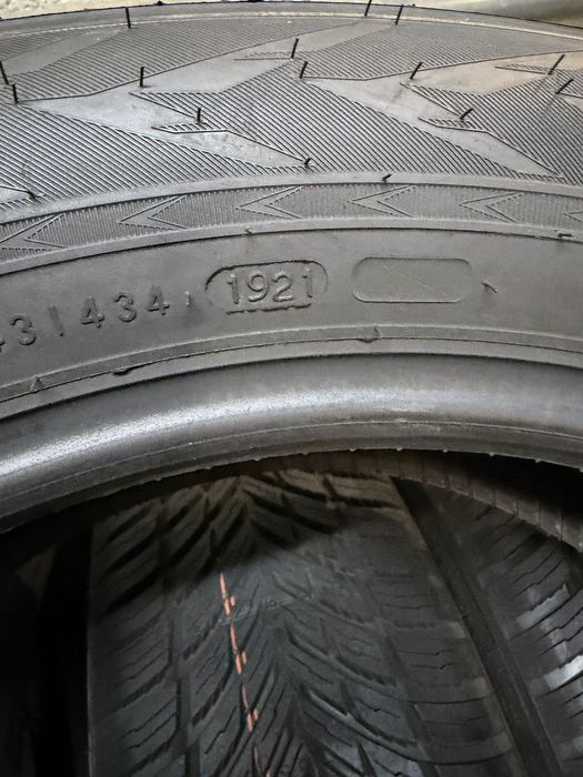 235/55/19 Nokian НОВИ 4бр дот21