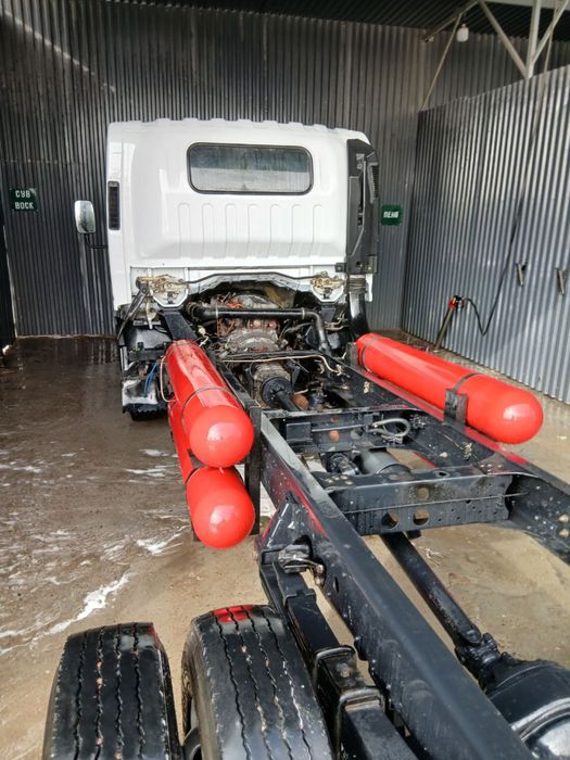 Isuzu shassi sotiladi