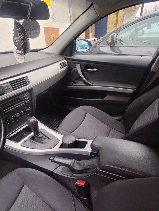 BMW Seria 3 E90 318i