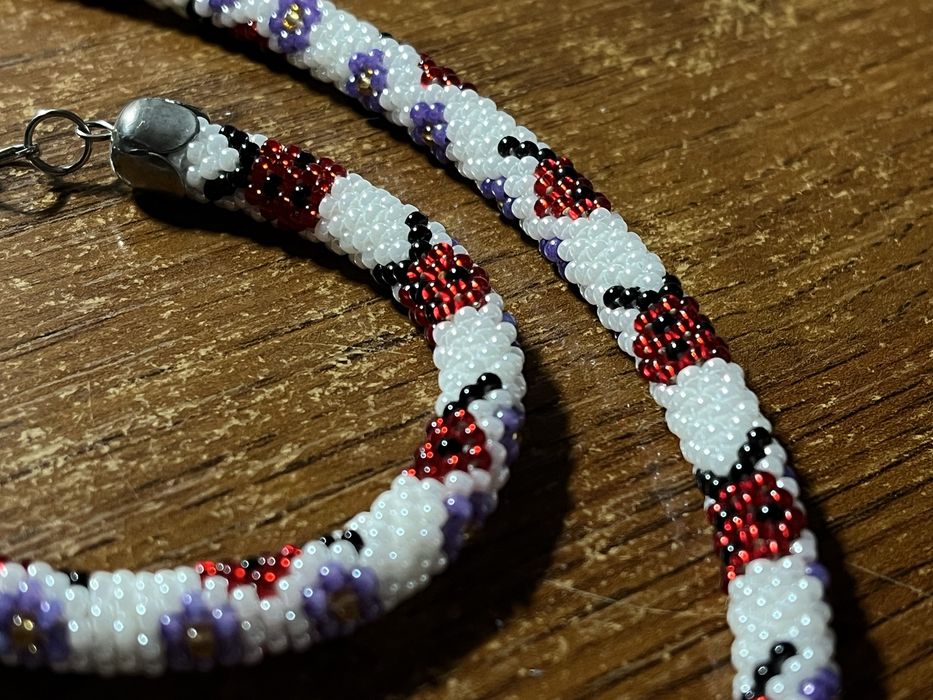 Комплект украшений из бисера