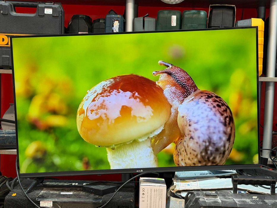 Arielli QLED 43" Smart TV (QLED-43UD10GTV)