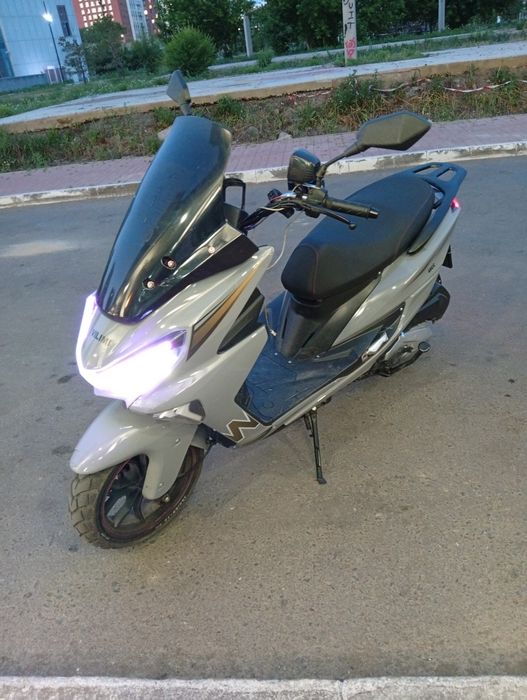 Продам скутер Макси вилими