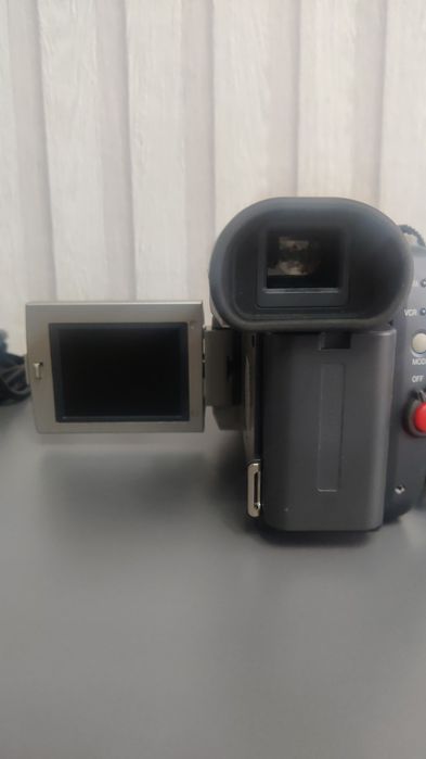 Продам видеокамеру.