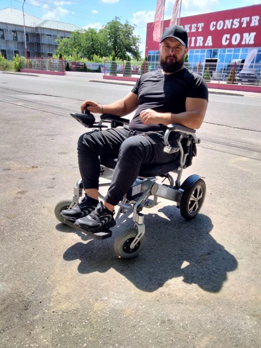 Carucior Electric ptr pers cu probl locomotorii si(sau) handicap