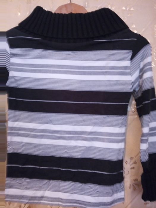 Продавам детски блузки