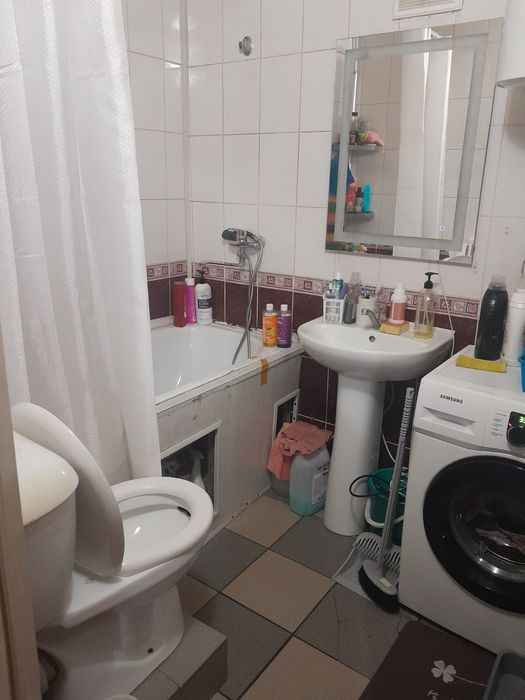 Продам 1-кмн квартиру в бывшем общежитии.