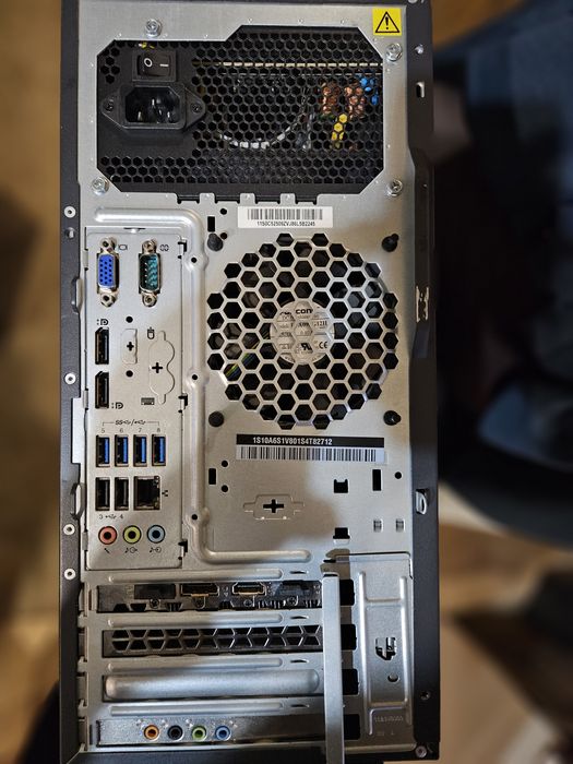 Calculator +  monitor + tastatura + boxe 5.1 sau 2.1 sau 2.0