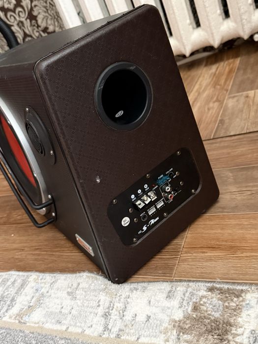 Продам сабвуфер в машину