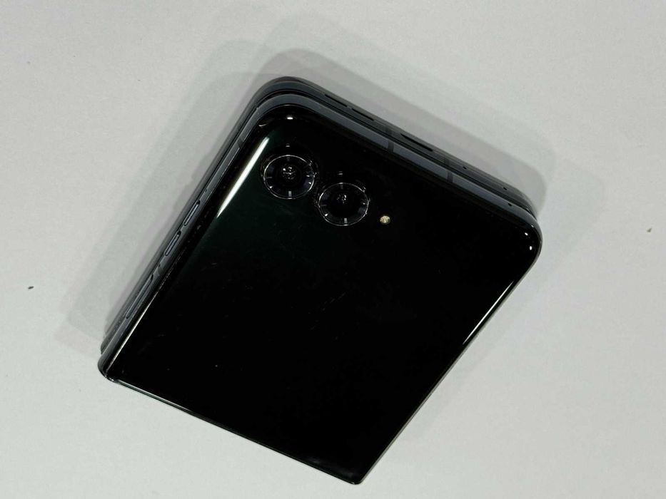 Motorola Razr 50 Ultra – 512GB