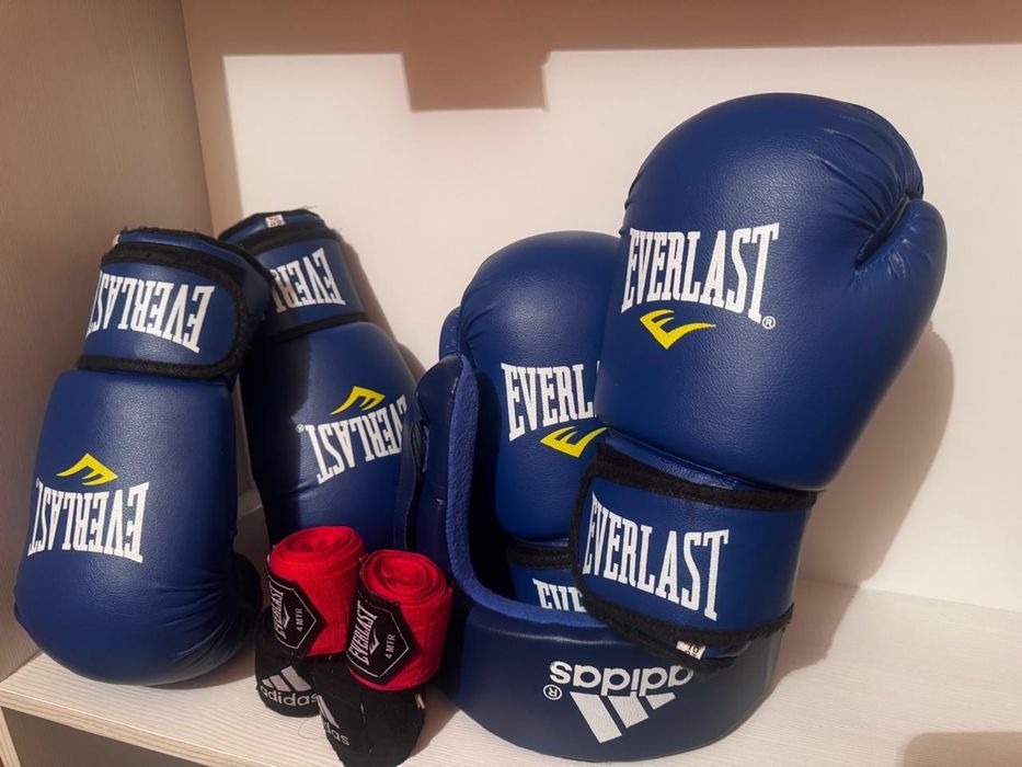 Перчатки Everlast,шлем adidas обши14000