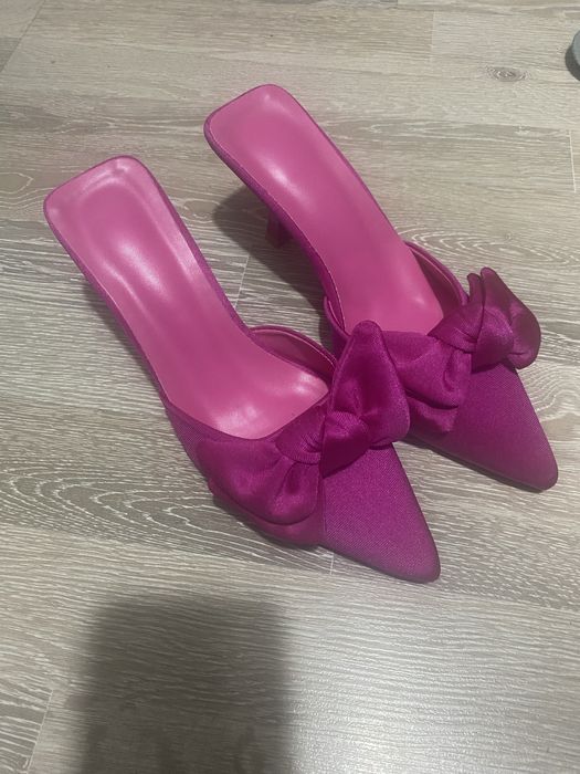 Туфли розовые новые