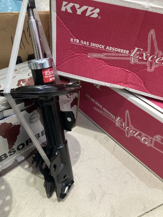 Амортизатор KYB Оригинал тойота камри 50 LE/SE