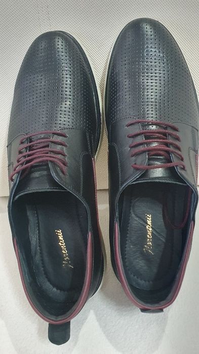 Pantofi Bărbați din piele nr 43 purtați o singură dată.