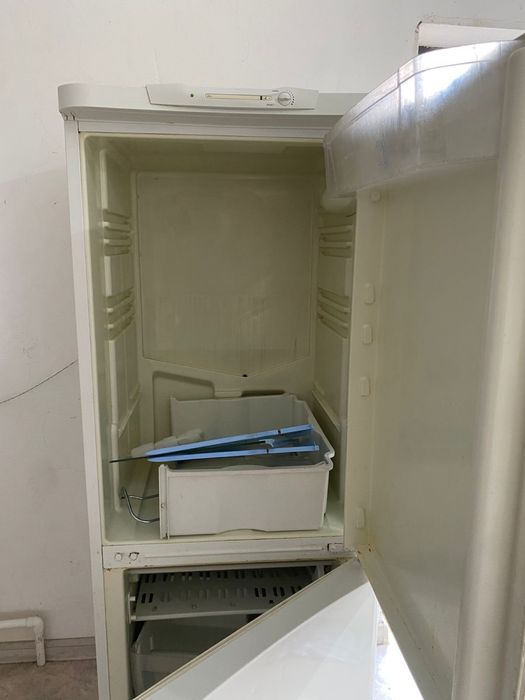 Холодильник рабочий