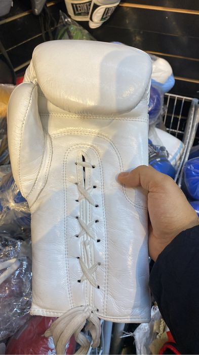 Боксерские перчатки всех моделей и размеров