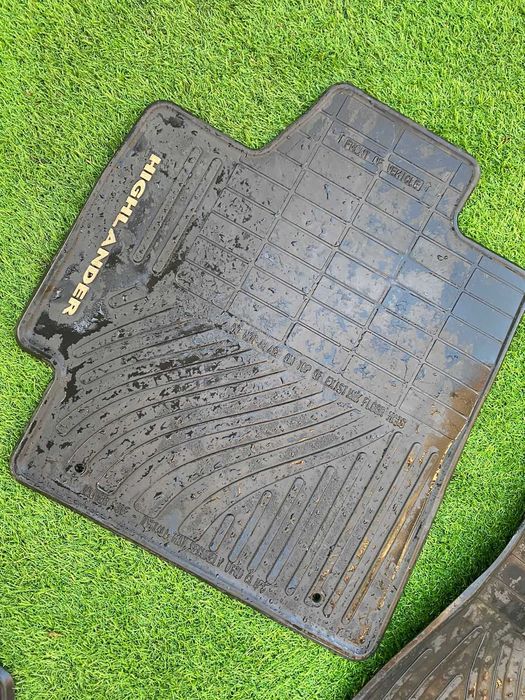 Коврики в ноги Highlander 2012 ОРИГИНАЛ!!!