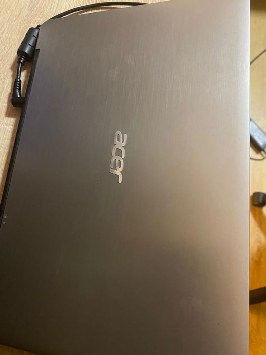 Vând laptop Acer aspire s3 super slim