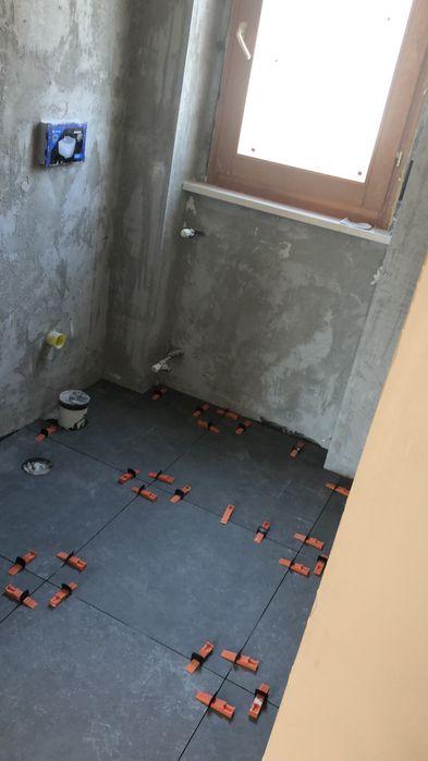 Executăm lucrări de renovare și amenajare interioară, de la intervenții punctuale până la renovări complete