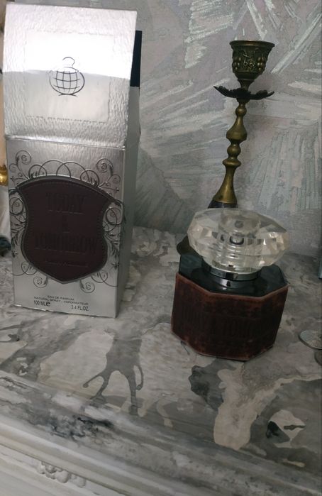 Недорого шикарные духи,полный флакон. Испания