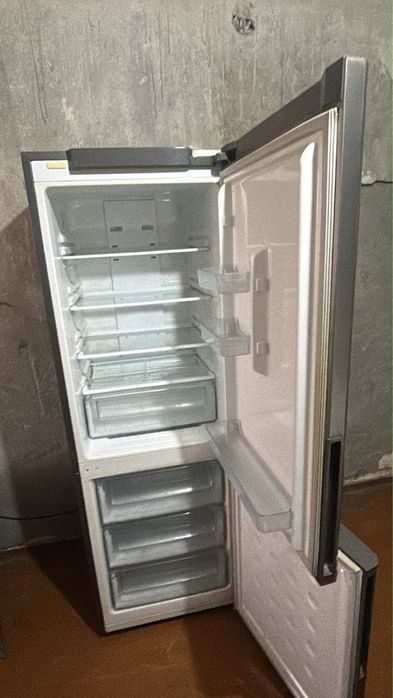 Продам холодильник Samsung