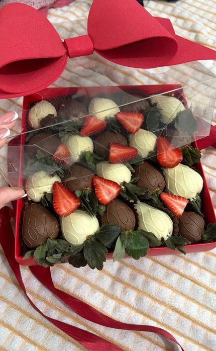 Свежая клубника в шоколаде