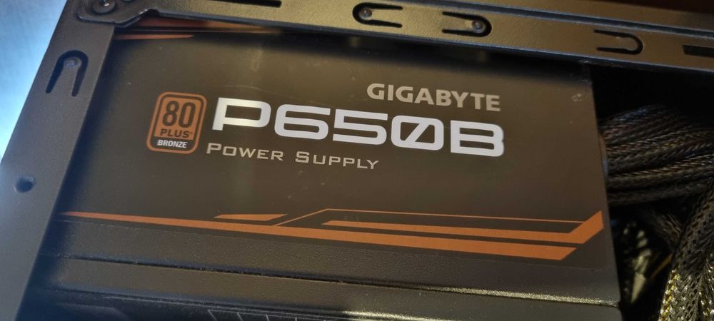 PC Gaming i5-9600KF + RX 570 8GB + 16GB RAM + SSD