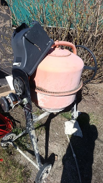 Продам бетономешалку